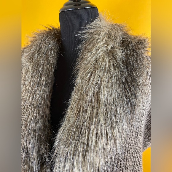 Chico’s Brown Faux Fur Collar Sweater Vest - Picture 3 of 7